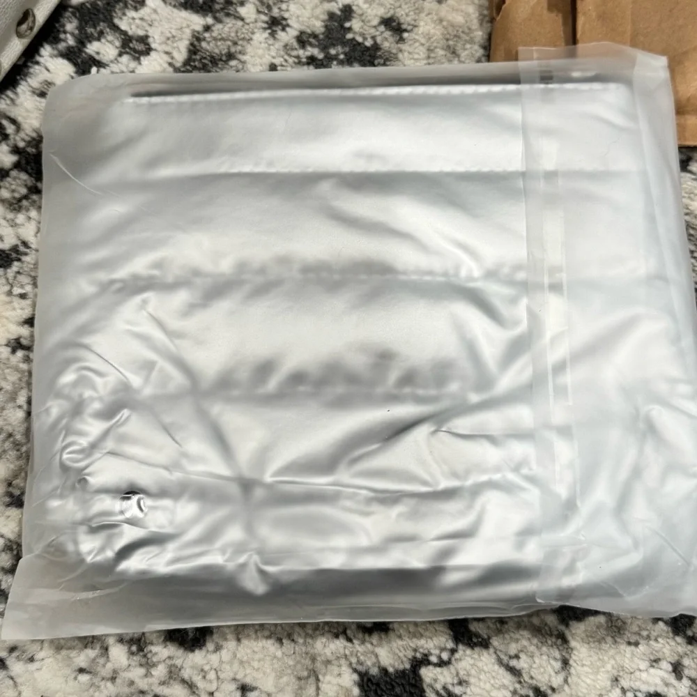 L’Oréal Paris Silver Puffer Cosmetic Pouch